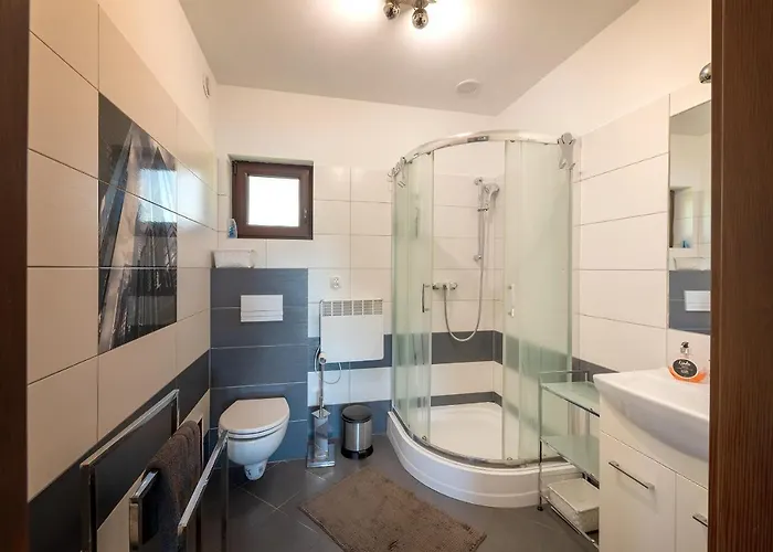 Nad Jeziorem Kaszuby 山林小屋 *